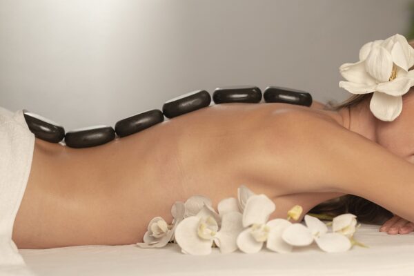 massage spa stones therapy body 5578598